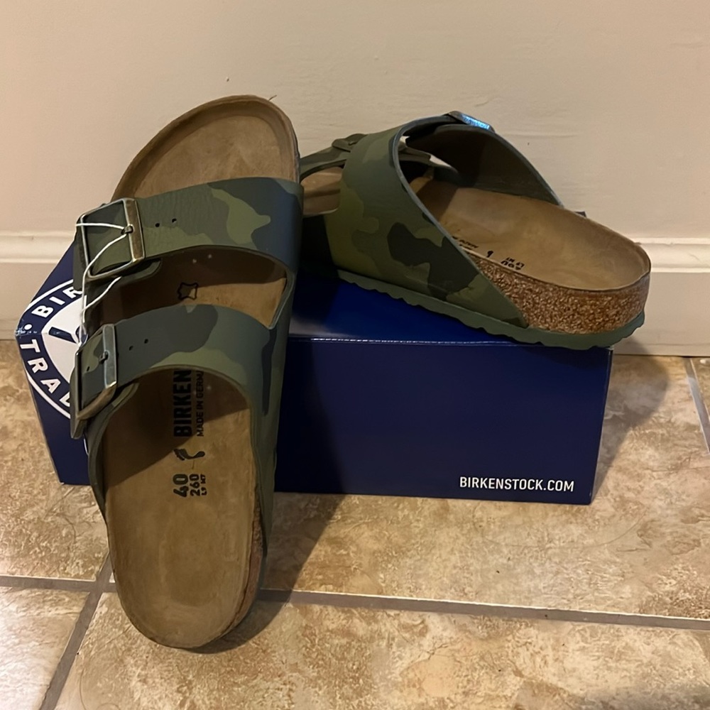 NWT Birkenstock camo sandals 40